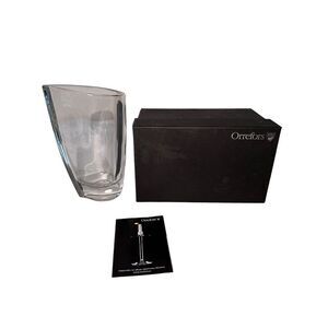 VINTAGE SIGNED SWEDISH DESIGNED ORREFORS 7" TALL TEARDROP TOP GLASS CRYSTAL VASE